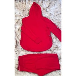 BNWOT Tommy Hilfiger active wear 2piece set& attached face mask